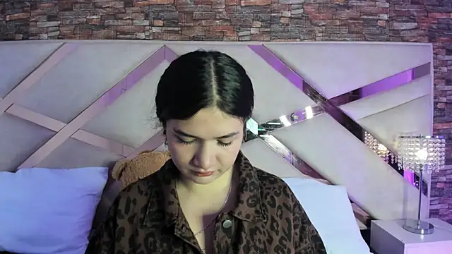 Valery Brand online show from October 2025 12:27:01 PM