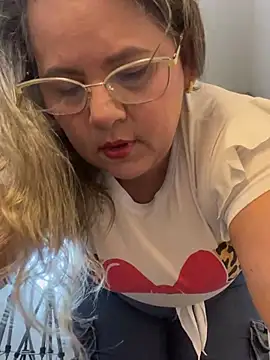 Snapshot of Lucy_Milf_474 chatting on July 2026 12:03:01 PM Lucy Milf 474 online show from July 2026 12:03:01 PM
