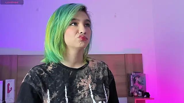 Akatsumi  online show from March 2026 04:33:01 PM