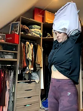 AmyStone   online show from September 2025 08:28:01 AM