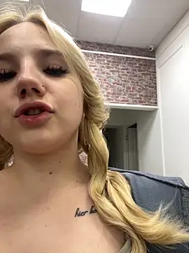 Sky Cutie online show from October 2025 05:19:02 AM