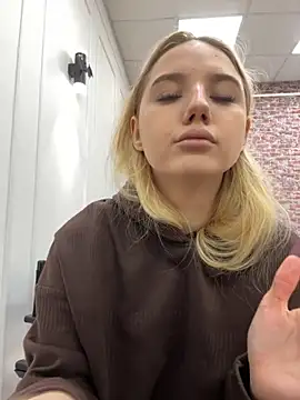 Sky Cutie online show from October 2025 04:57:02 AM