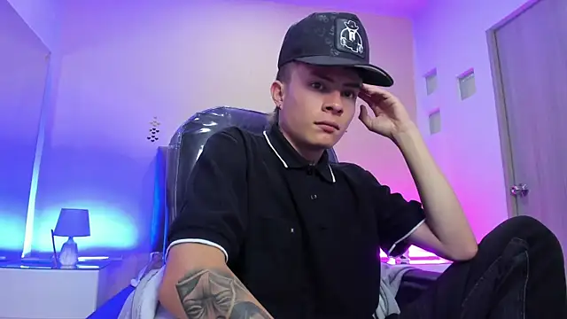 Nascary Fox online show from April 2026 06:10:01 PM