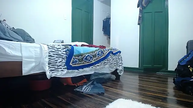 fenix colette online show from April 2026 01:30:01 AM