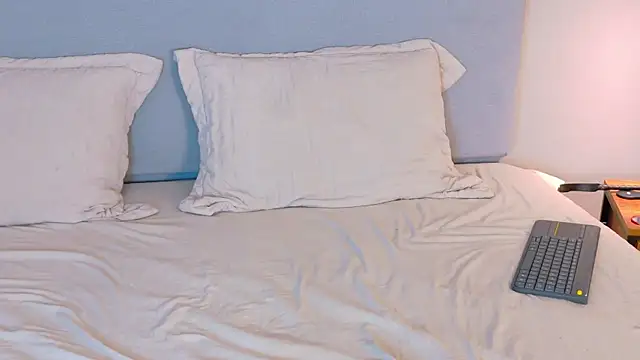 CathMellow online show from November 2025 07:39:01 AM