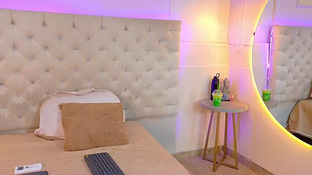 CathMellow online show from December 2025 02:06:01 AM