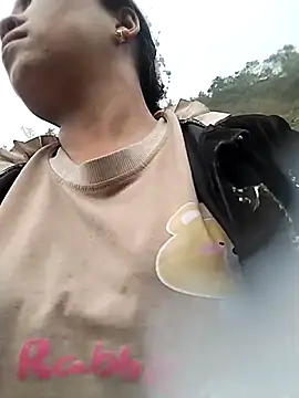 venu00 online show from April 2026 01:29:02 AM