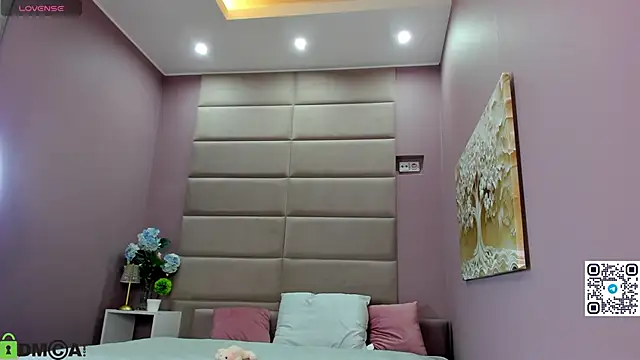 Adeline Perle online show from November 2025 01:05:02 AM