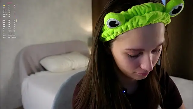 MelaniSeiver online show from October 2025 01:06:01 AM