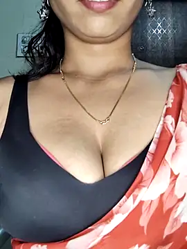 Savita2310 online show from December 2025 06:05:01 PM