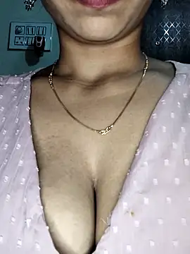 Savita2310 online show from December 2025 06:04:01 PM