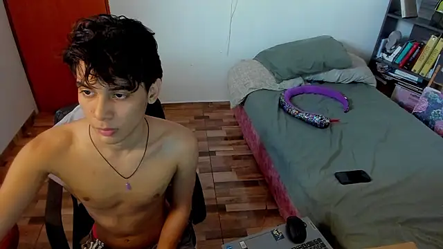 AliottTwink online show from March 2026 10:16:01 PM