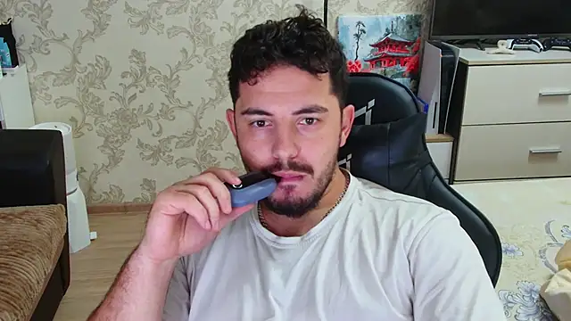 Snapshot of Sam_Gladiator chatting on September 2025 08:34:01 PM Sam Gladiator online show from September 2025 08:34:01 PM