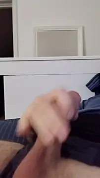 Snapshot of NewJoiner chatting on October 2025 08:28:01 PM NewJoiner online show from October 2025 08:28:01 PM