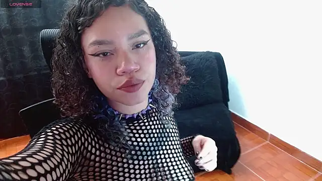 Canela s1 online show from April 2026 09:26:02 PM