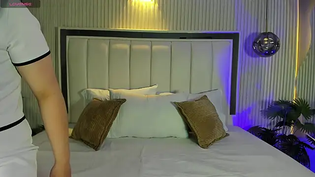 Snapshot of MariathLittle chatting on October 2025 05:20:02 PM MariathLittle online show from October 2025 05:20:02 PM