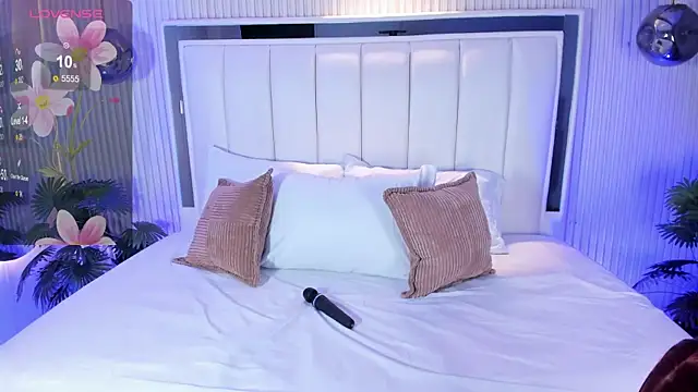 Snapshot of MariathLittle chatting on November 2025 05:34:02 PM MariathLittle online show from November 2025 05:34:02 PM