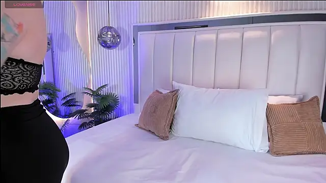 Snapshot of MariathLittle chatting on November 2025 05:39:02 PM MariathLittle online show from November 2025 05:39:02 PM