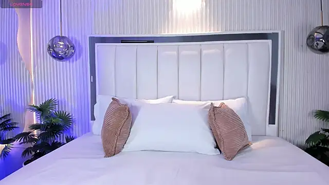 Snapshot of MariathLittle chatting on November 2025 05:34:01 PM MariathLittle online show from November 2025 05:34:01 PM