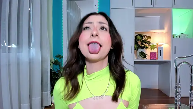 MilenaCrown online show from February 2026 08:36:02 PM