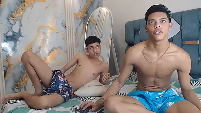 PRETTY FEM online show from April 2026 01:42:02 AM