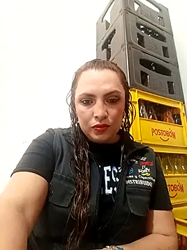 Snapshot of VERONICA__03 chatting on October 2025 01:35:02 PM VERONICA 03 online show from October 2025 01:35:02 PM