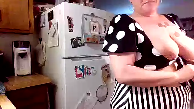 ScrawburryBBW online show from September 2025 02:15:02 AM