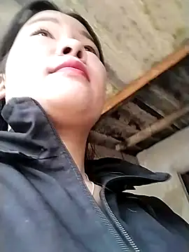 lylylove online show from October 2025 12:35:01 AM