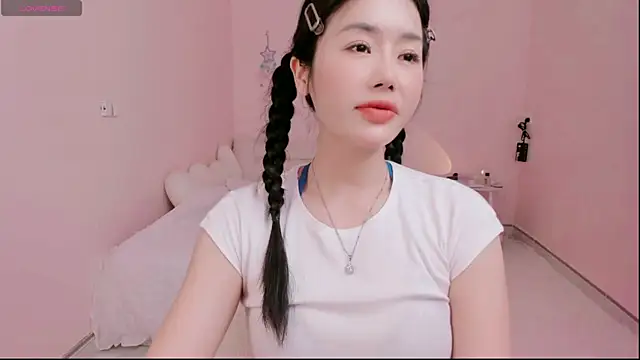 strawberry-ni online show from September 2025 04:58:01 AM