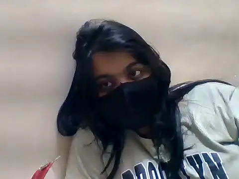 Snapshot of Vaani_Singha chatting on May 2026 02:22:01 PM Vaani Singha online show from May 2026 02:22:01 PM