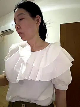 Snapshot of xiiuuff18 chatting on September 2025 11:48:01 AM xiiuuff18 online show from September 2025 11:48:01 AM