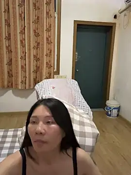 Snapshot of xiiuuff18 chatting on October 2025 11:55:01 AM xiiuuff18 online show from October 2025 11:55:01 AM