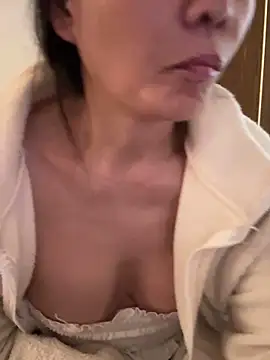 Snapshot of xiiuuff18 chatting on November 2025 12:38:02 AM xiiuuff18 online show from November 2025 12:38:02 AM