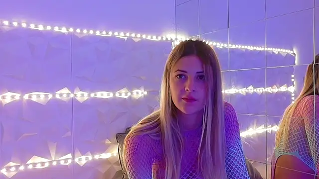 Aishha  online show from September 2025 05:12:01 AM