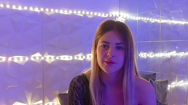 Aishha  online show from November 2025 06:34:01 AM