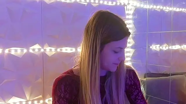 Aishha  online show from December 2025 05:59:02 AM