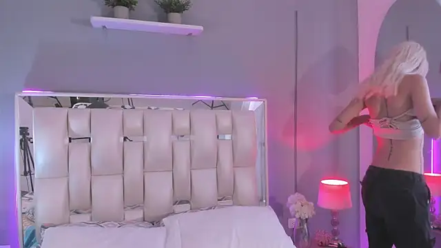 Darlyn tenderhot   online show from November 2025 07:24:02 PM