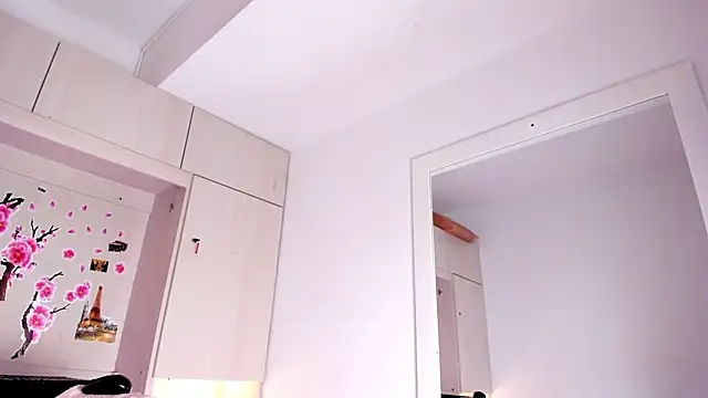 Stefannyevans  online show from October 2025 12:47:02 PM