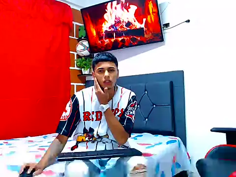Snapshot of cristian_tayron1 chatting on June 2026 06:18:02 AM cristian tayron1 online show from June 2026 06:18:02 AM