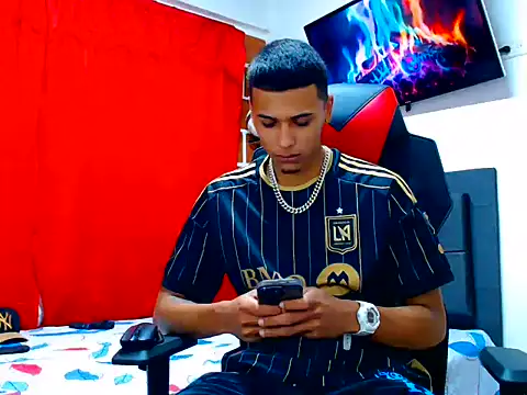cristian tayron1 online show from July 2026 06:20:01 PM