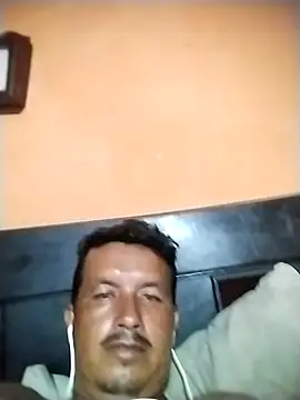 colombiano198720 online show from September 2025 01:09:02 AM