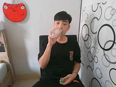 Snapshot of moaman190 chatting on November 2025 07:44:02 AM moaman190 online show from November 2025 07:44:02 AM