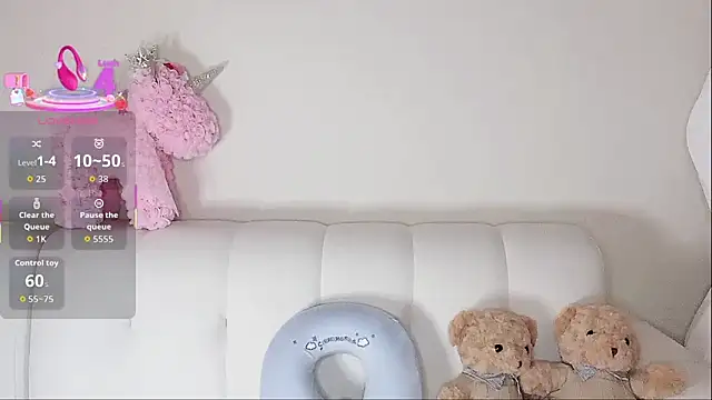 LuLu-Moon online show from October 2025 07:17:02 AM