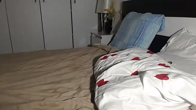 petite danielle online show from November 2025 06:20:02 PM