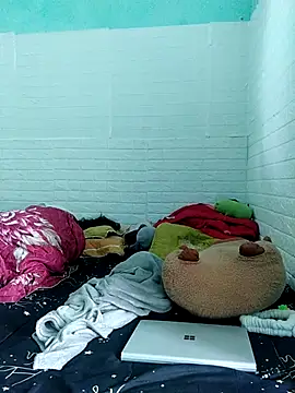 Snapshot of Ly-ny chatting on September 2025 07:00:01 AM Ly-ny online show from September 2025 07:00:01 AM