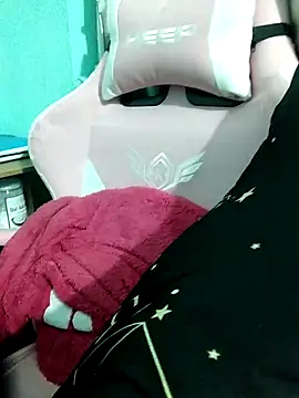 Snapshot of Ly-ny chatting on November 2025 06:46:02 PM Ly-ny online show from November 2025 06:46:02 PM