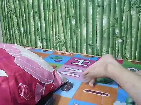 juicey pussy online show from October 2025 04:30:01 PM