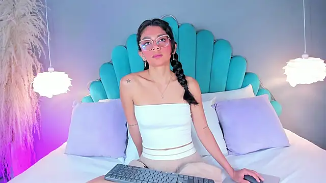 Snapshot of AlassiaHocthner chatting on September 2025 11:45:01 AM AlassiaHocthner online show from September 2025 11:45:01 AM