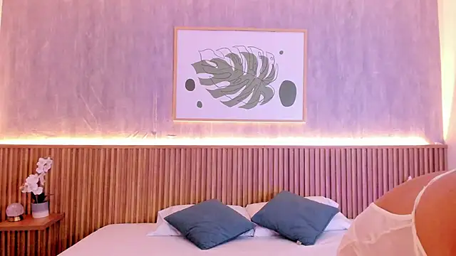 sophie rojas online show from November 2025 03:28:01 AM