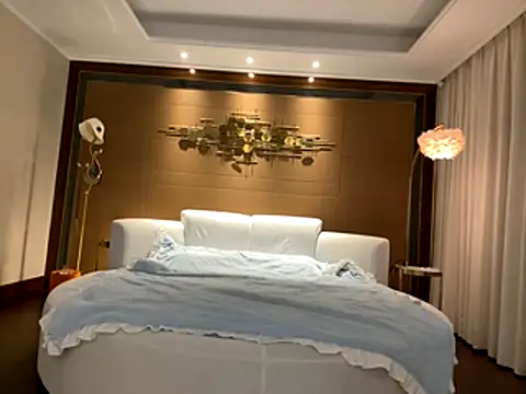 yuer2563 online show from November 2025 02:52:02 PM